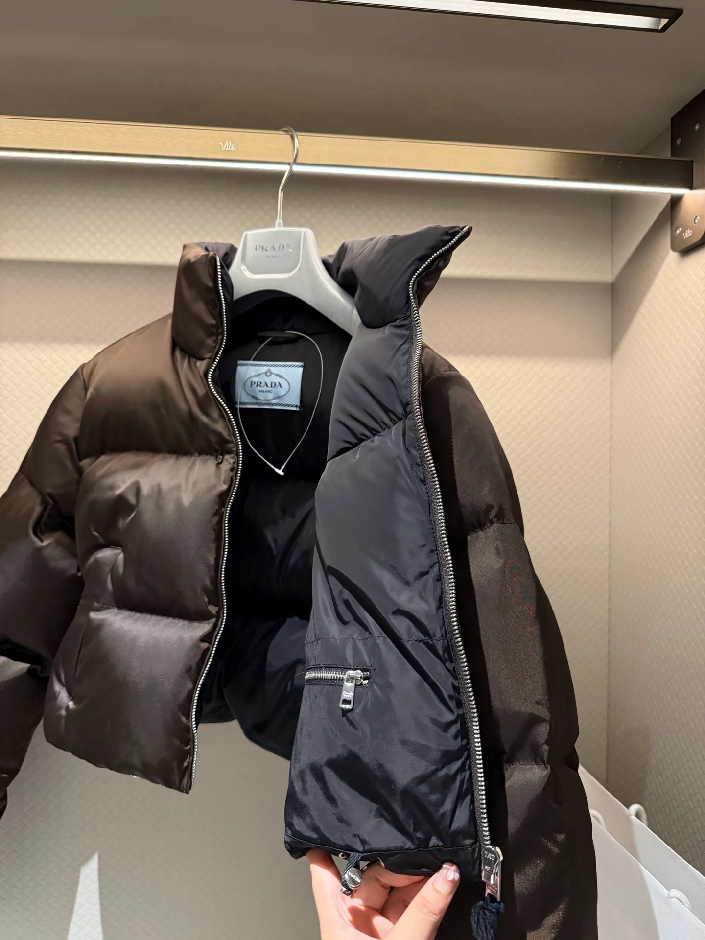 Куртки И Пуховики Женские Prada 18692538