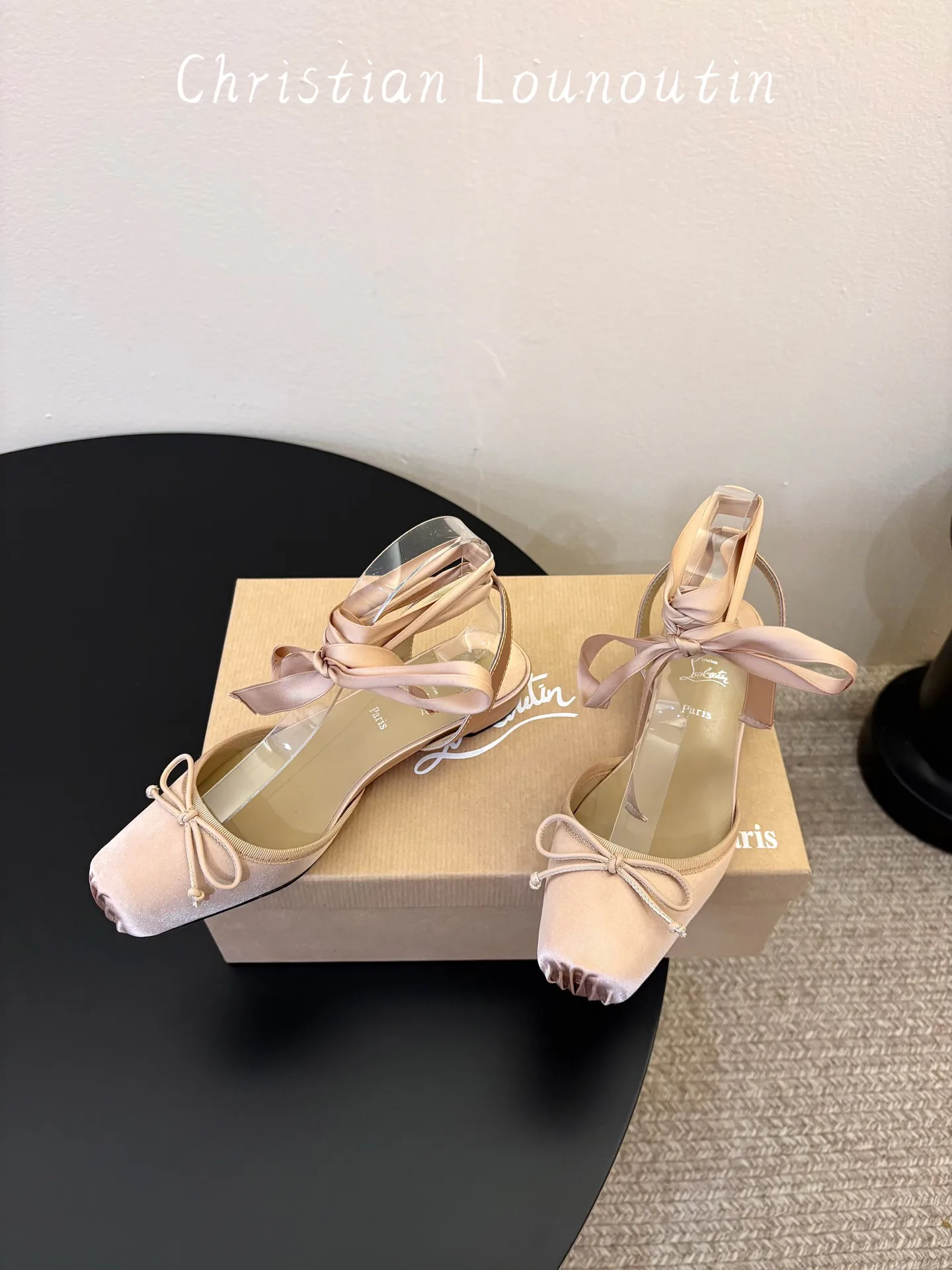 Туфли Женские Christian Louboutin 17467361