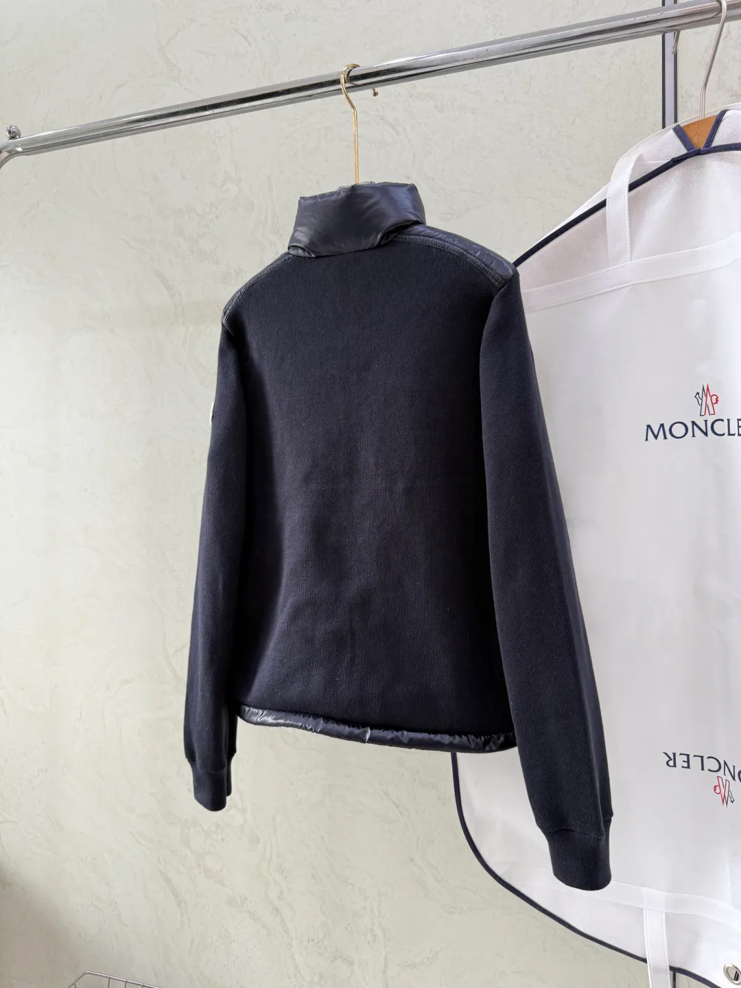 Куртки И Пуховики Женские Moncler 18761871