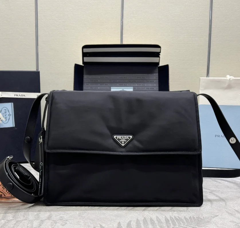 Сумки На Ремне Женские Prada 11682097
