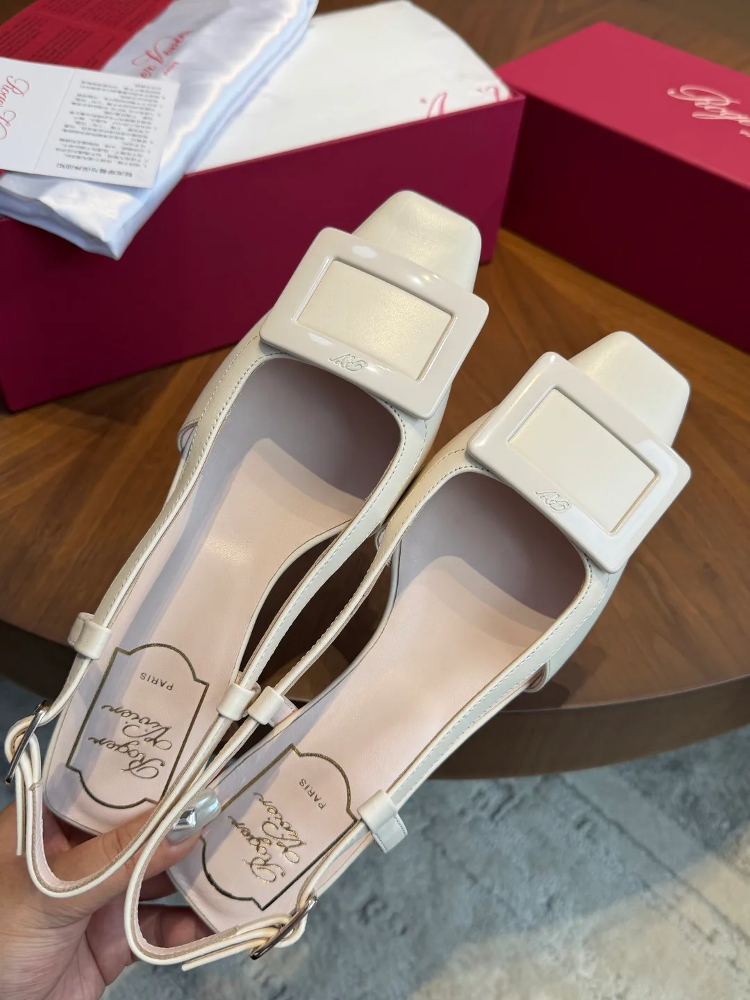 Босоножки Женские Roger Vivier 16848430