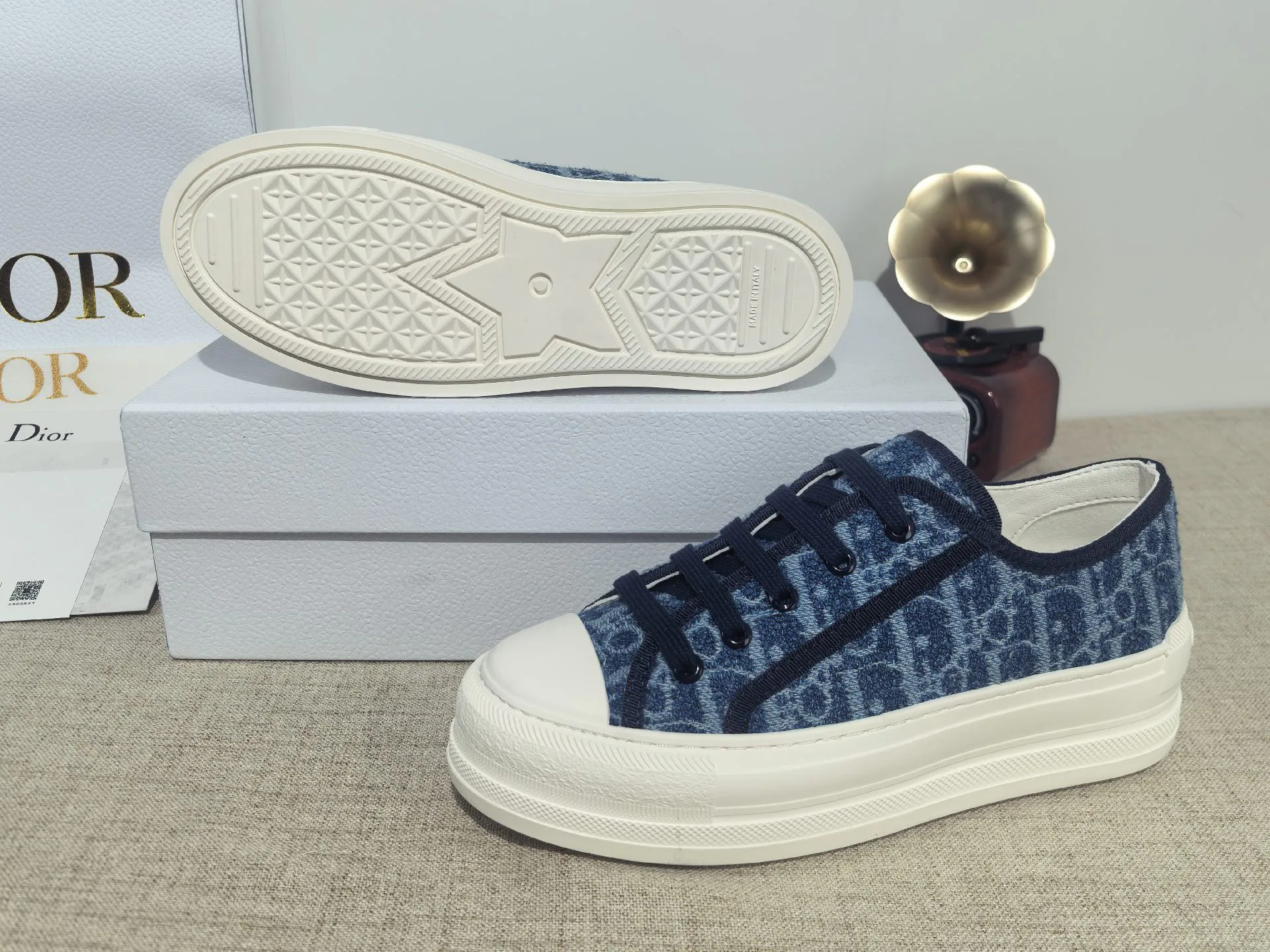 Кроссовки Женские Christian Dior 17988671