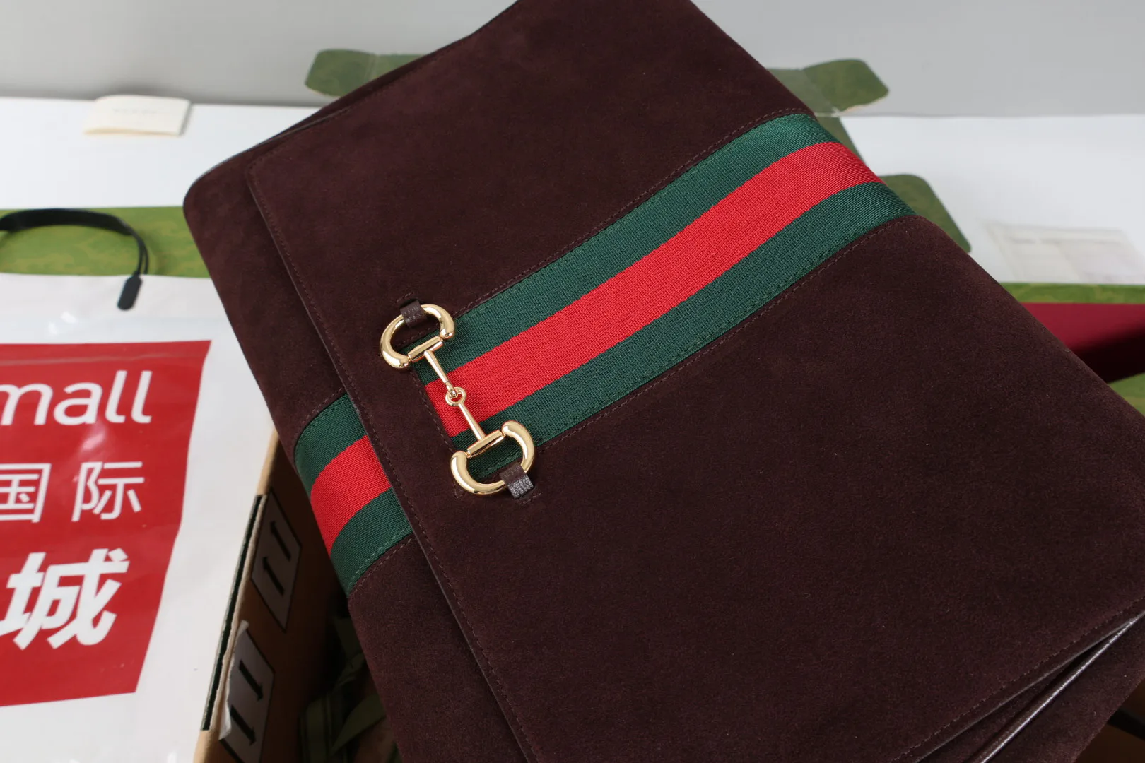 Классические Сумки Женские Gucci 18250560