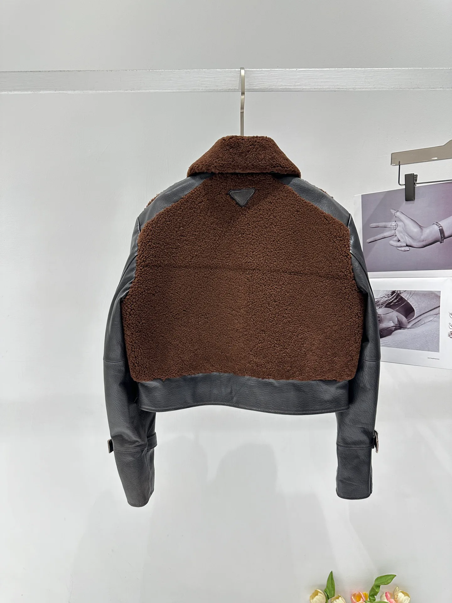 Кожаные Куртки И Дублёнки Женские Prada 1067908