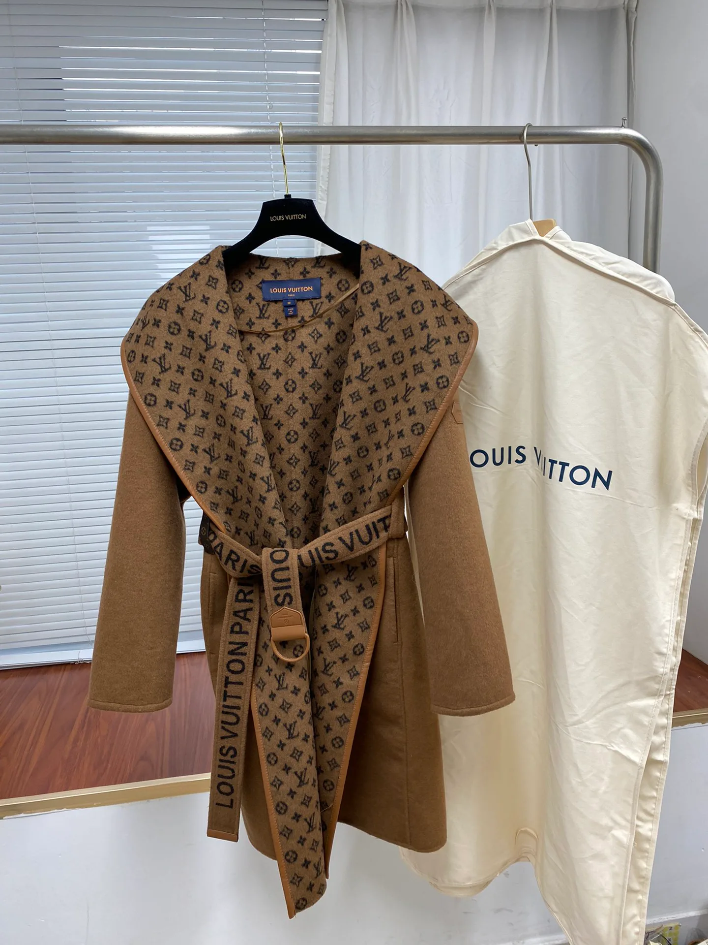 Пальто Женские Louis Vuitton 125851