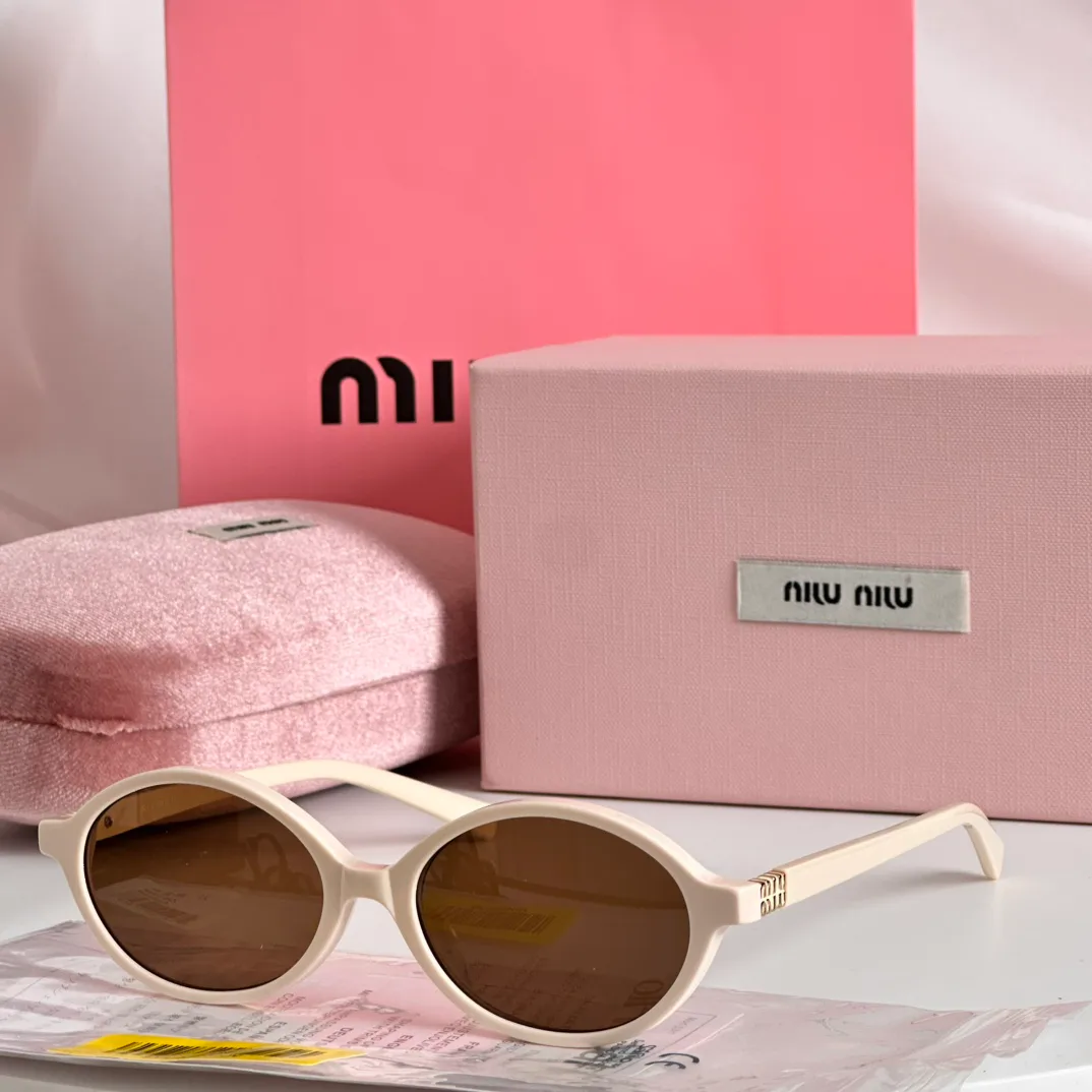 Очки Miu Miu 5915
