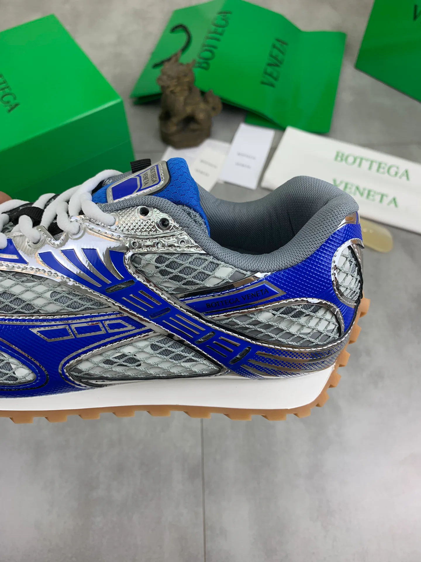 Кроссовки Женские Bottega Veneta 18365176