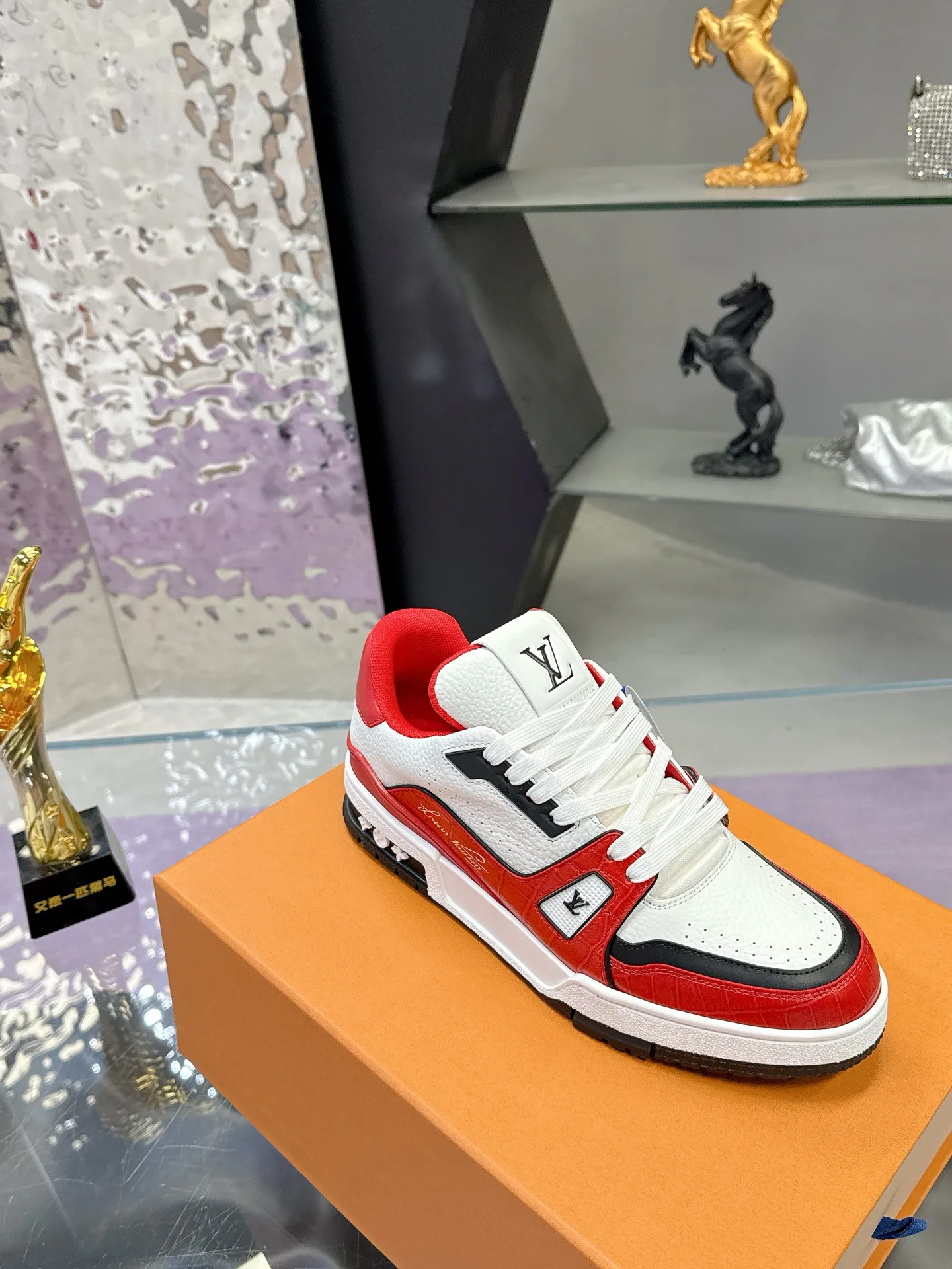 Кроссовки Женские Louis Vuitton 379416