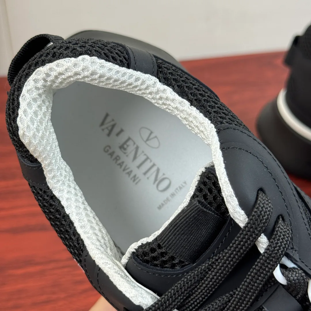 Кроссовки Мужские Valentino 17457773