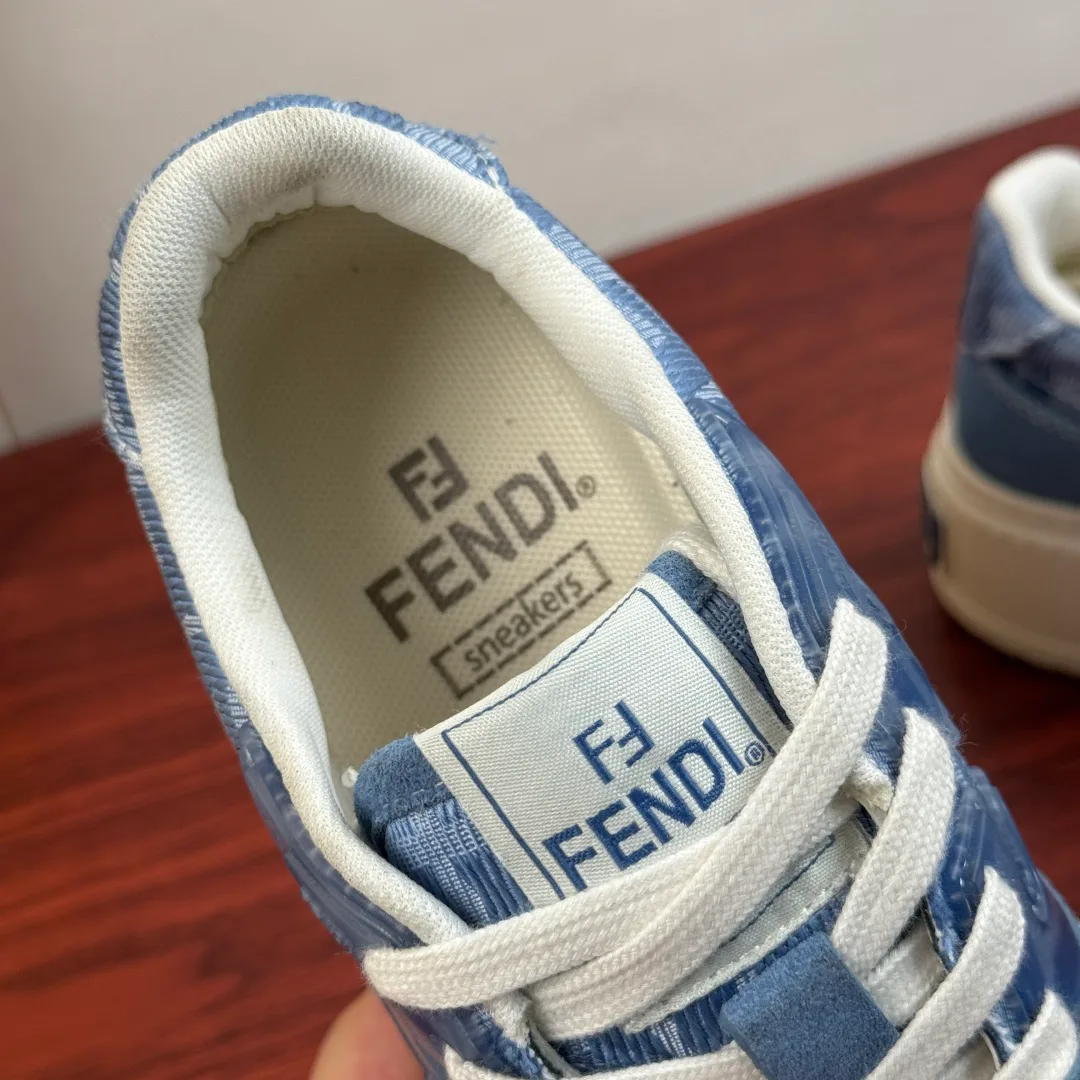 Кроссовки Женские Fendi 18119031