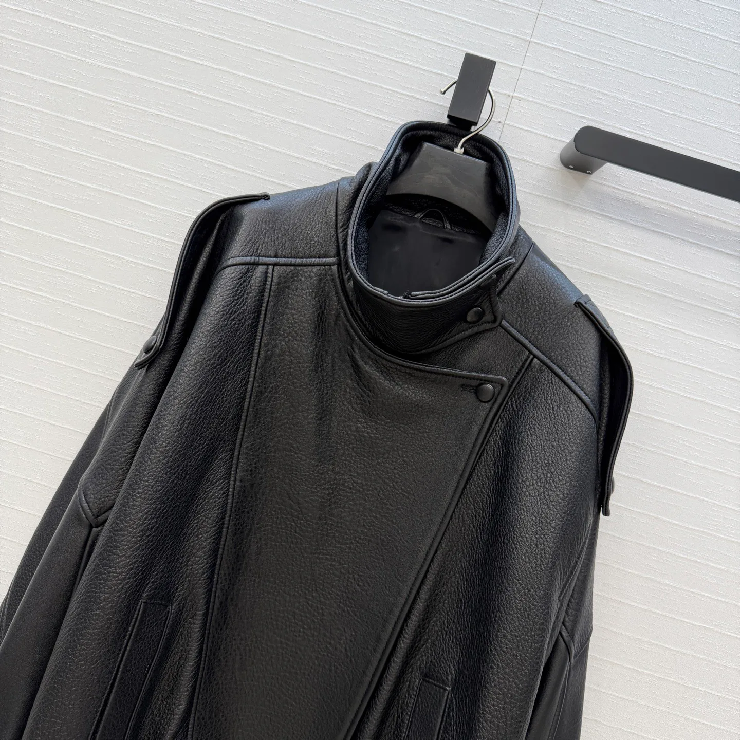 Кожаные Куртки И Дублёнки Женские Saint Laurent 18115232