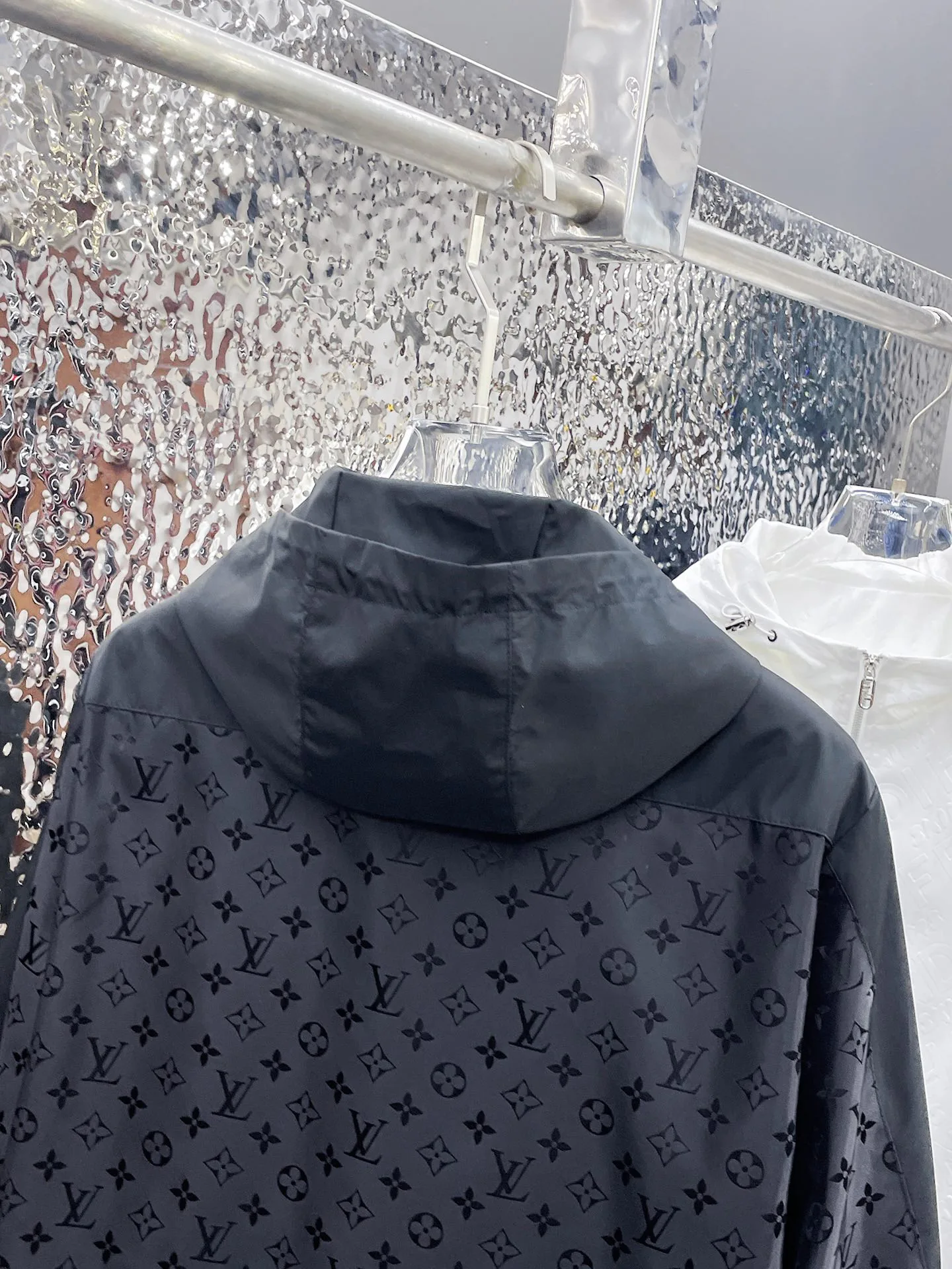 Куртки И Пуховики Мужские Louis Vuitton 9352334