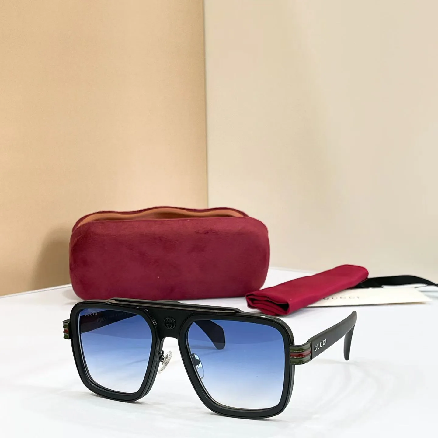 Очки Gucci 17633232