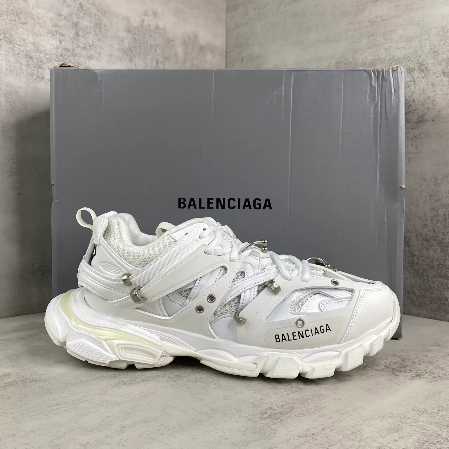 Кроссовки Женские Balenciaga 18743880