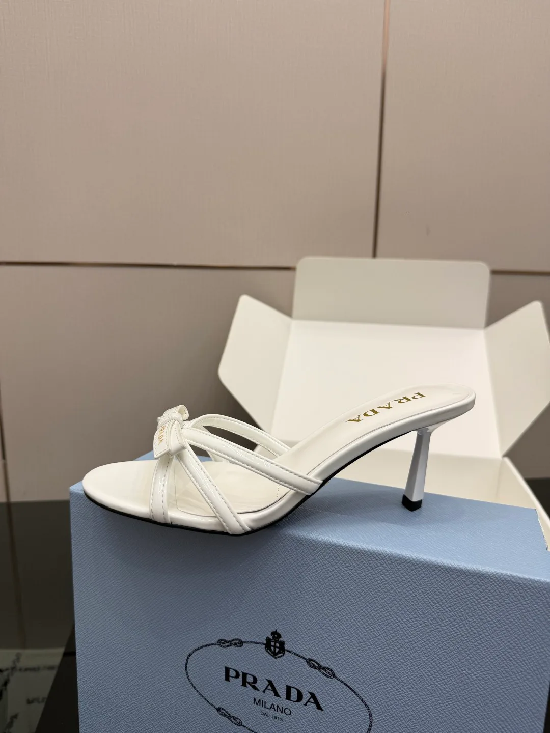 Босоножки Женские Prada 16960882