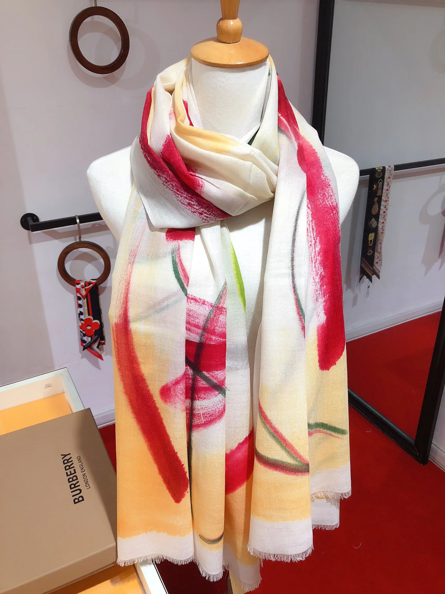 Шарфы Burberry 1780854