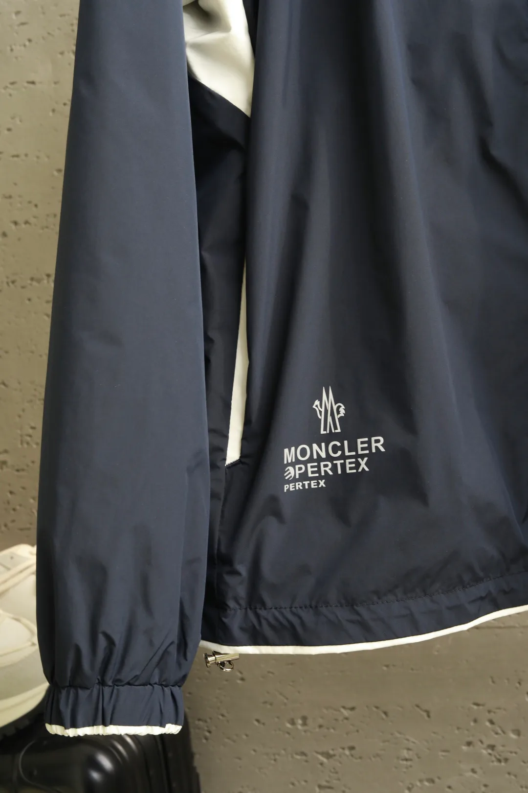 Куртки И Пуховики Мужские Moncler 11602530