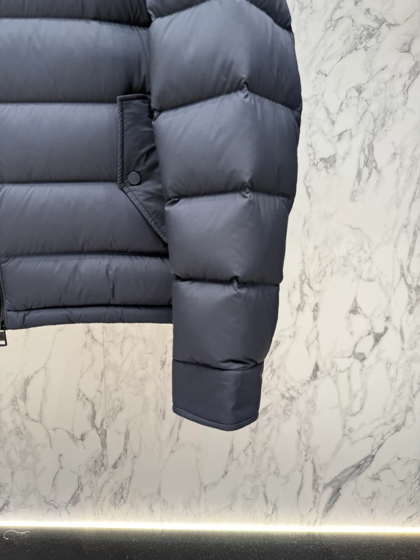 Куртки И Пуховики Мужские Moncler 17927280