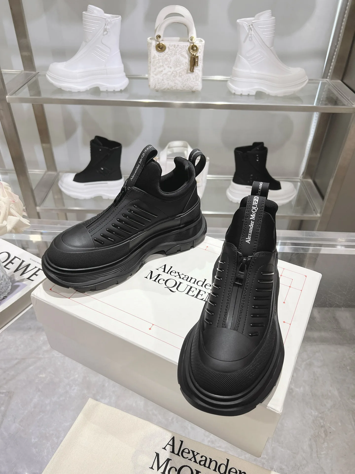 Кроссовки Женские Alexander Mcqueen 18740873