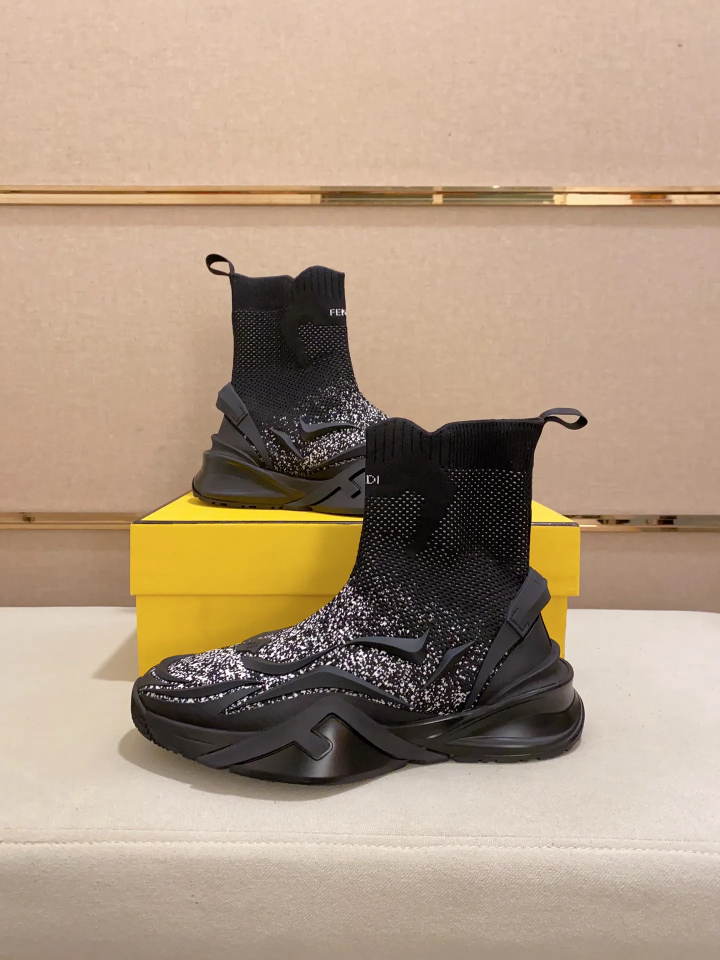 Кроссовки Мужские Fendi 77551