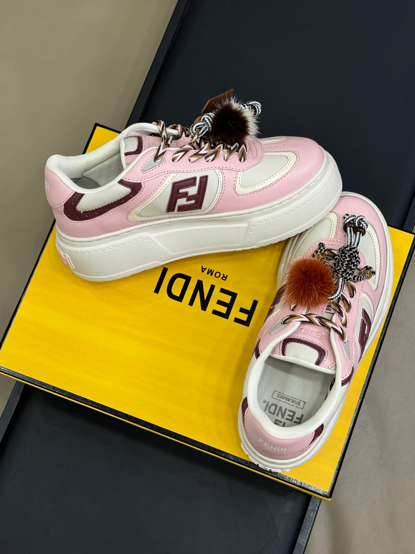 Кроссовки Женские Fendi 10636058