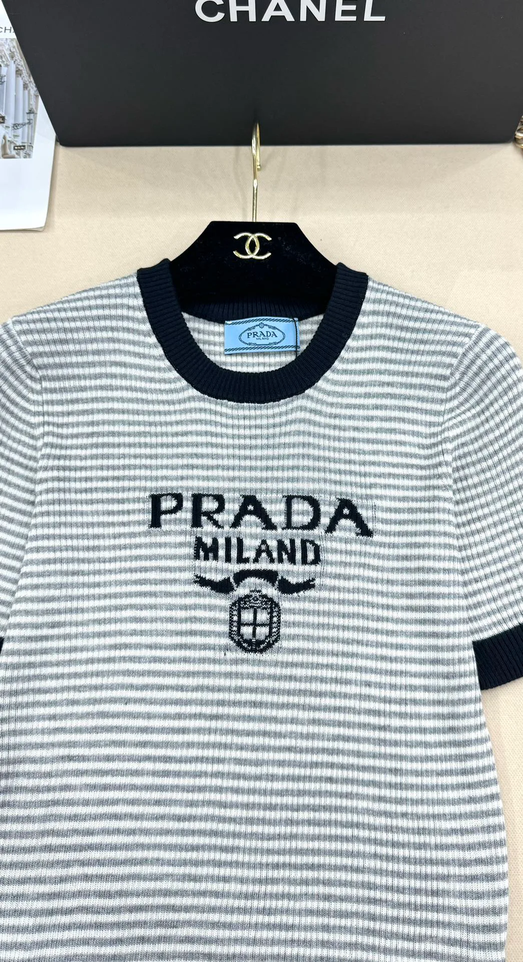 Футболки Женские Prada 11670384