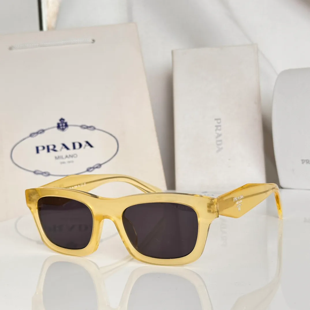 Куртки И Пуховики Женские Prada 11649589