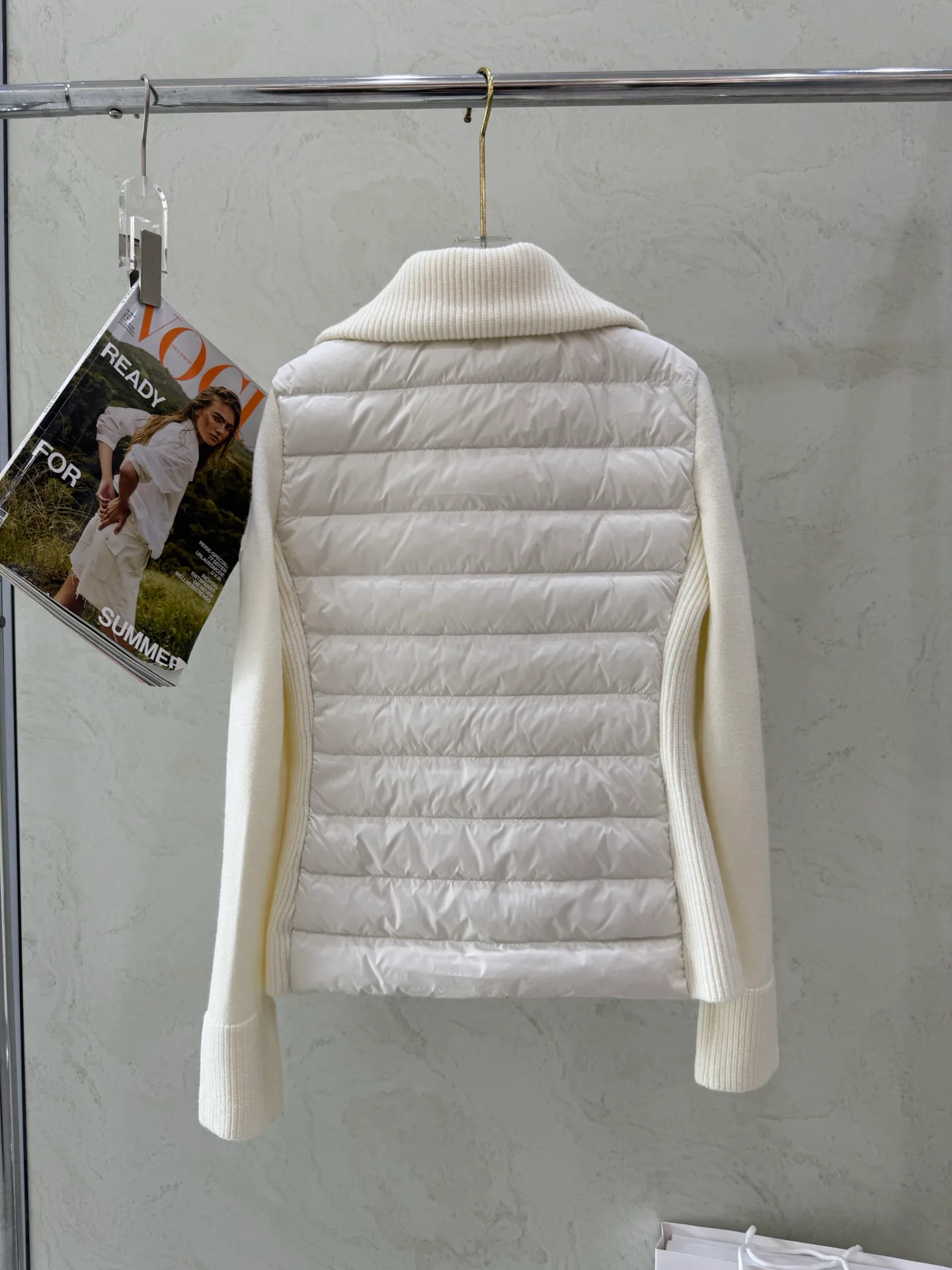Куртки И Пуховики Женские Moncler 17918880