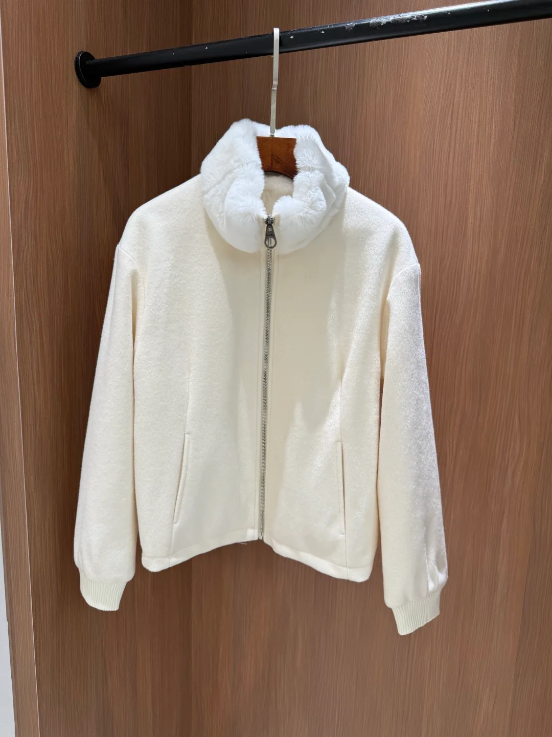 Куртки И Пуховики Женские Loro Piana 18721193
