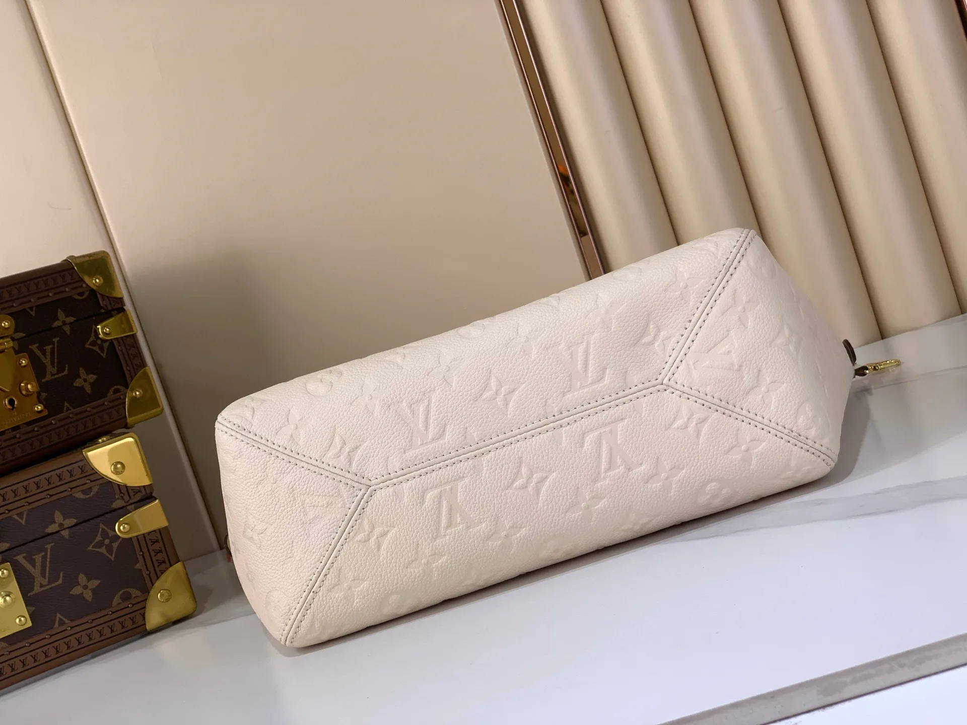 Классические Сумки Женские Louis Vuitton 11617466