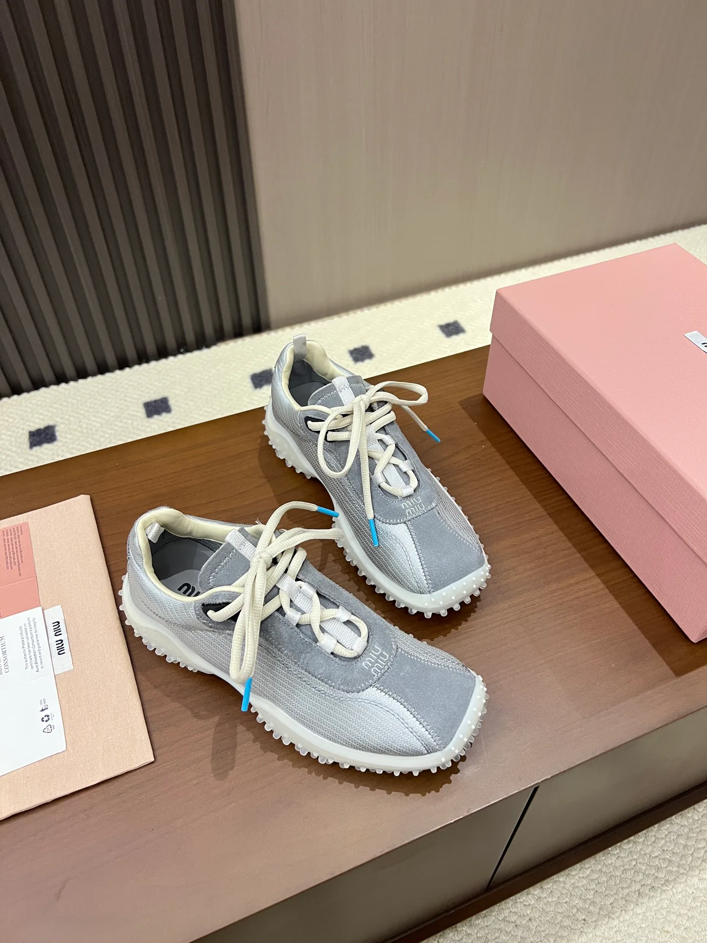 Кроссовки Женские Miu Miu 17968604