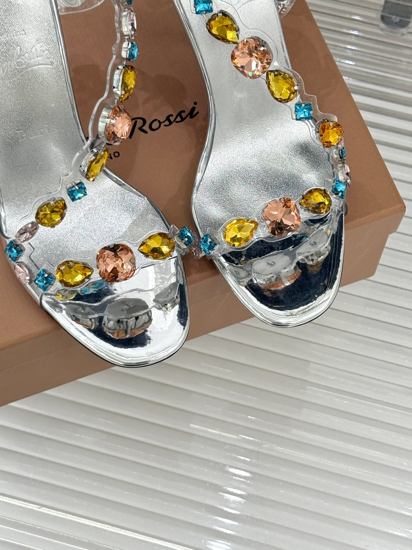 Босоножки Женские Christian Louboutin 12808446