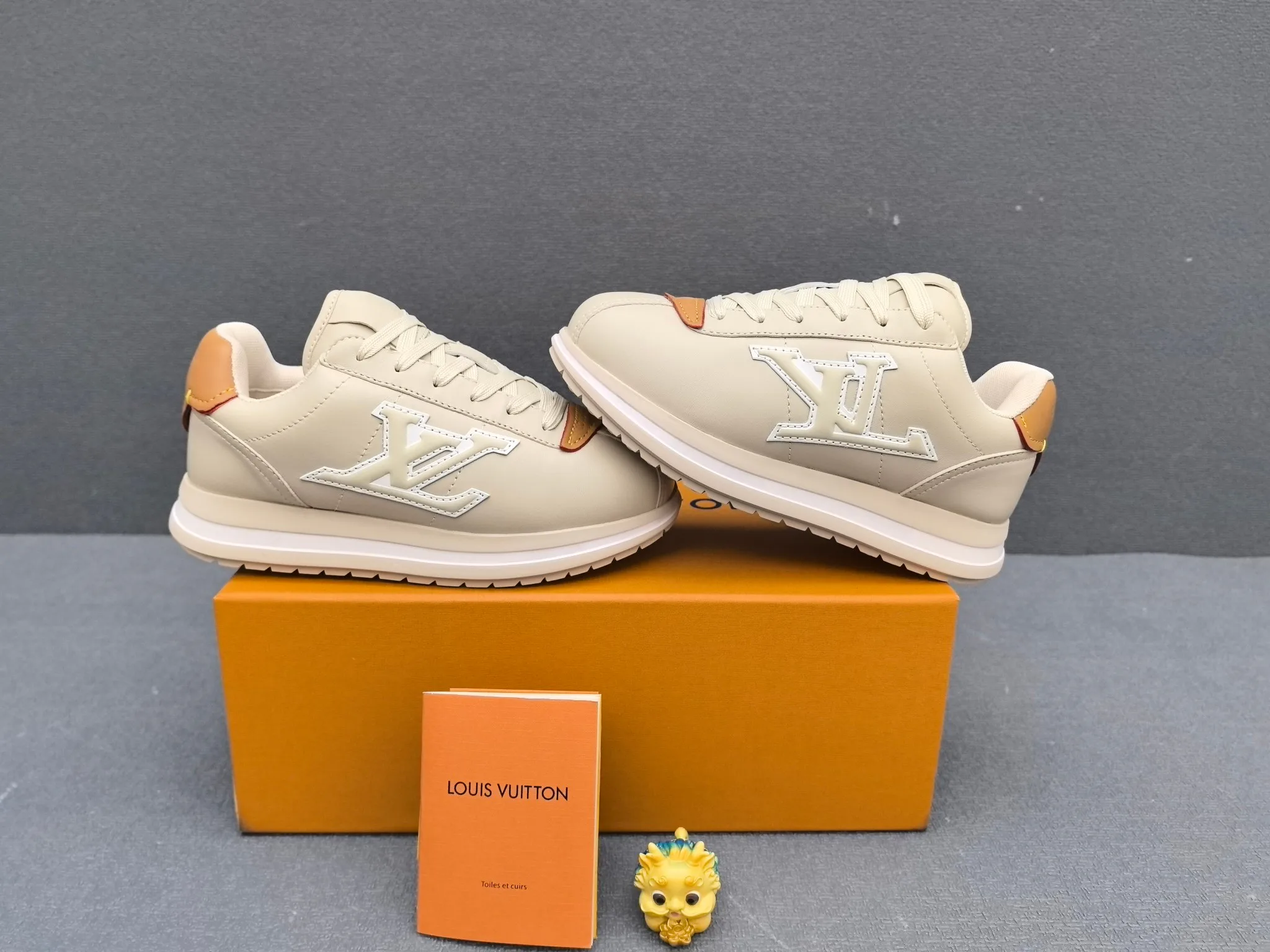 Кроссовки Женские Louis Vuitton 77448