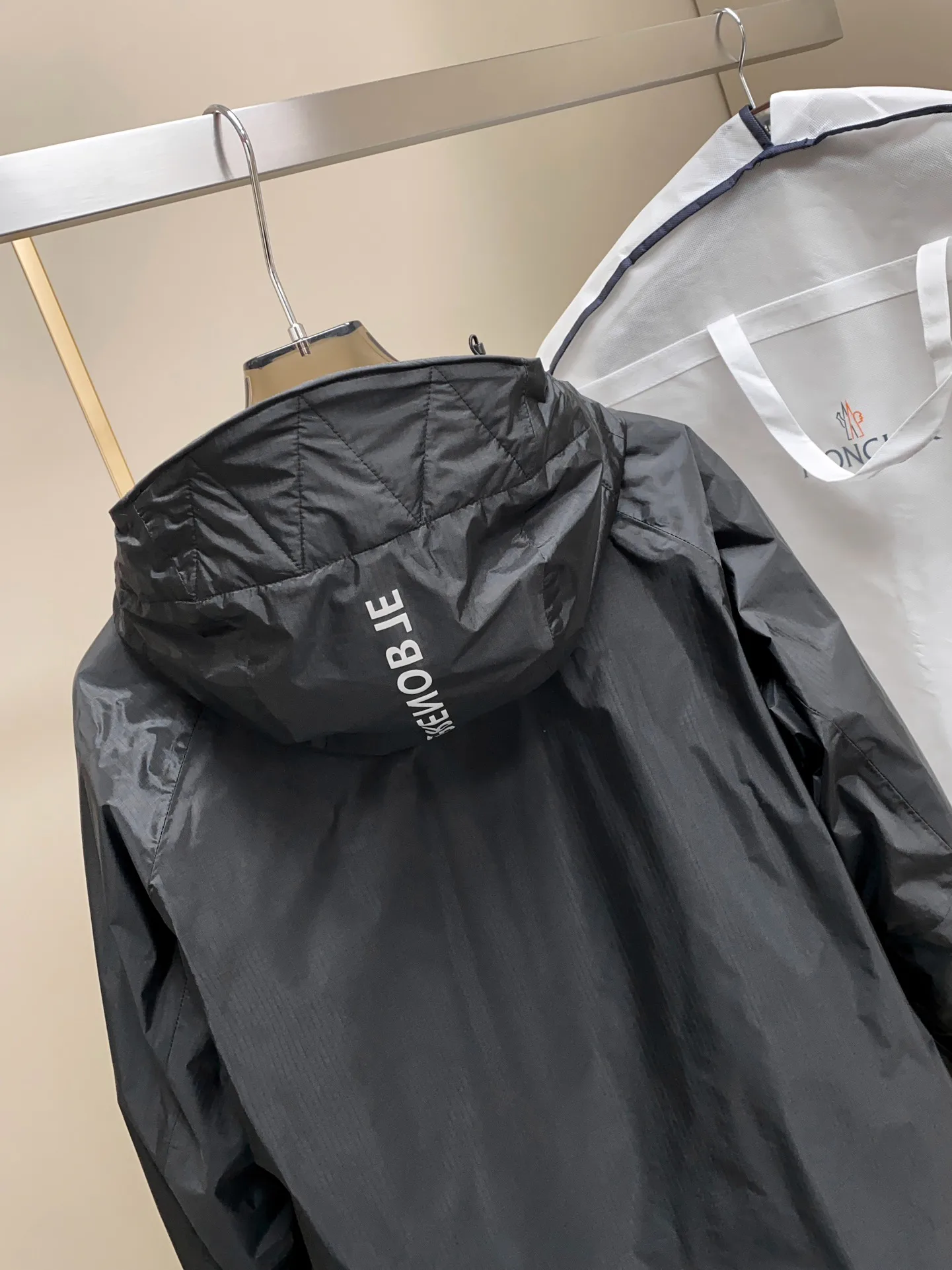 Куртки И Пуховики Мужские Moncler 786867