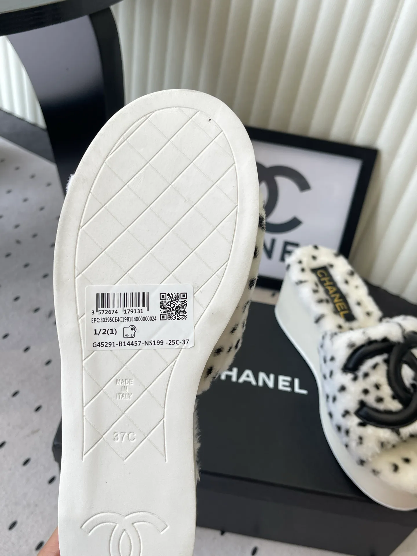 Тапочки Женские Chanel 18069907