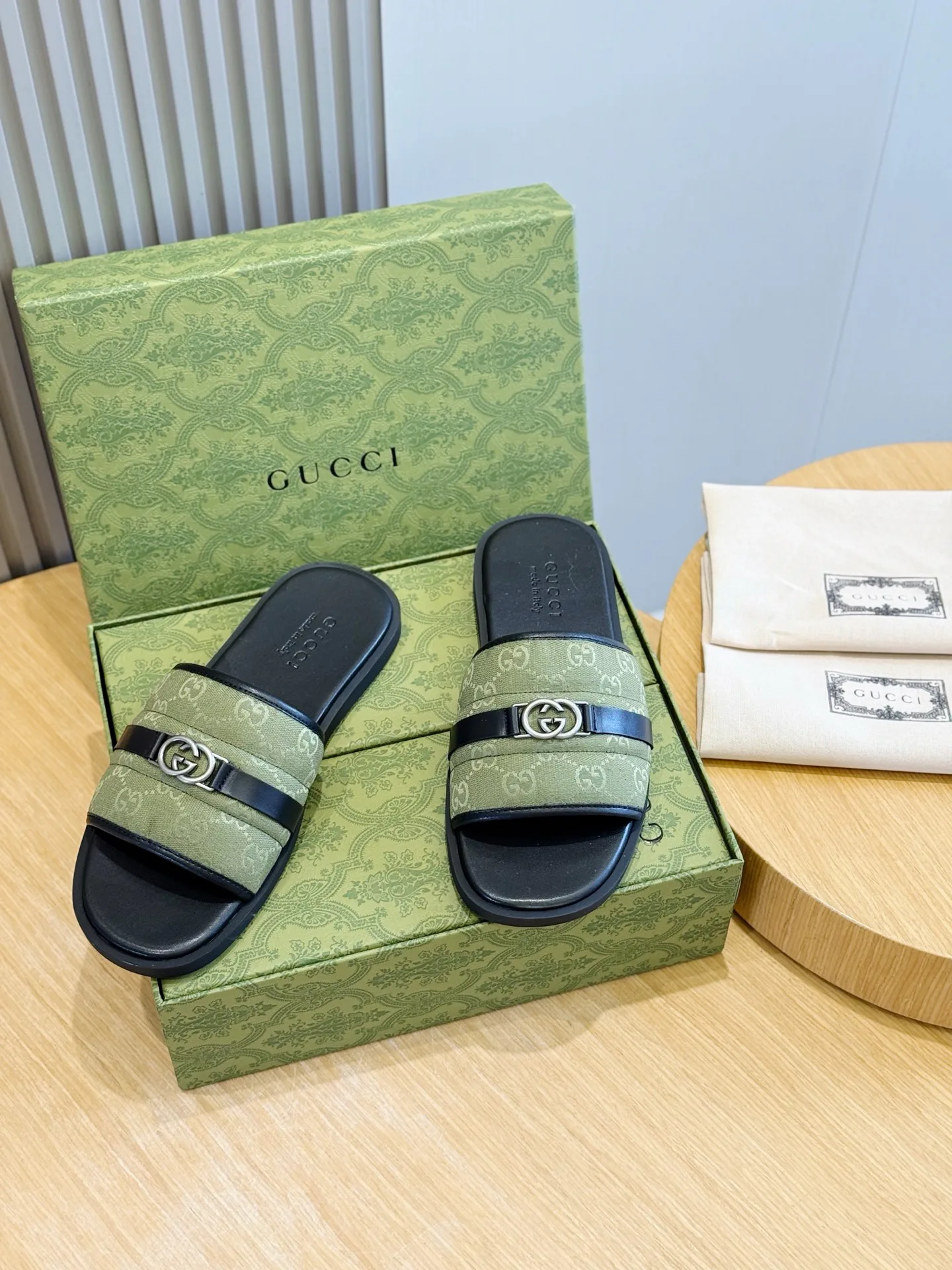 Шлепанцы Мужские Gucci 17349632