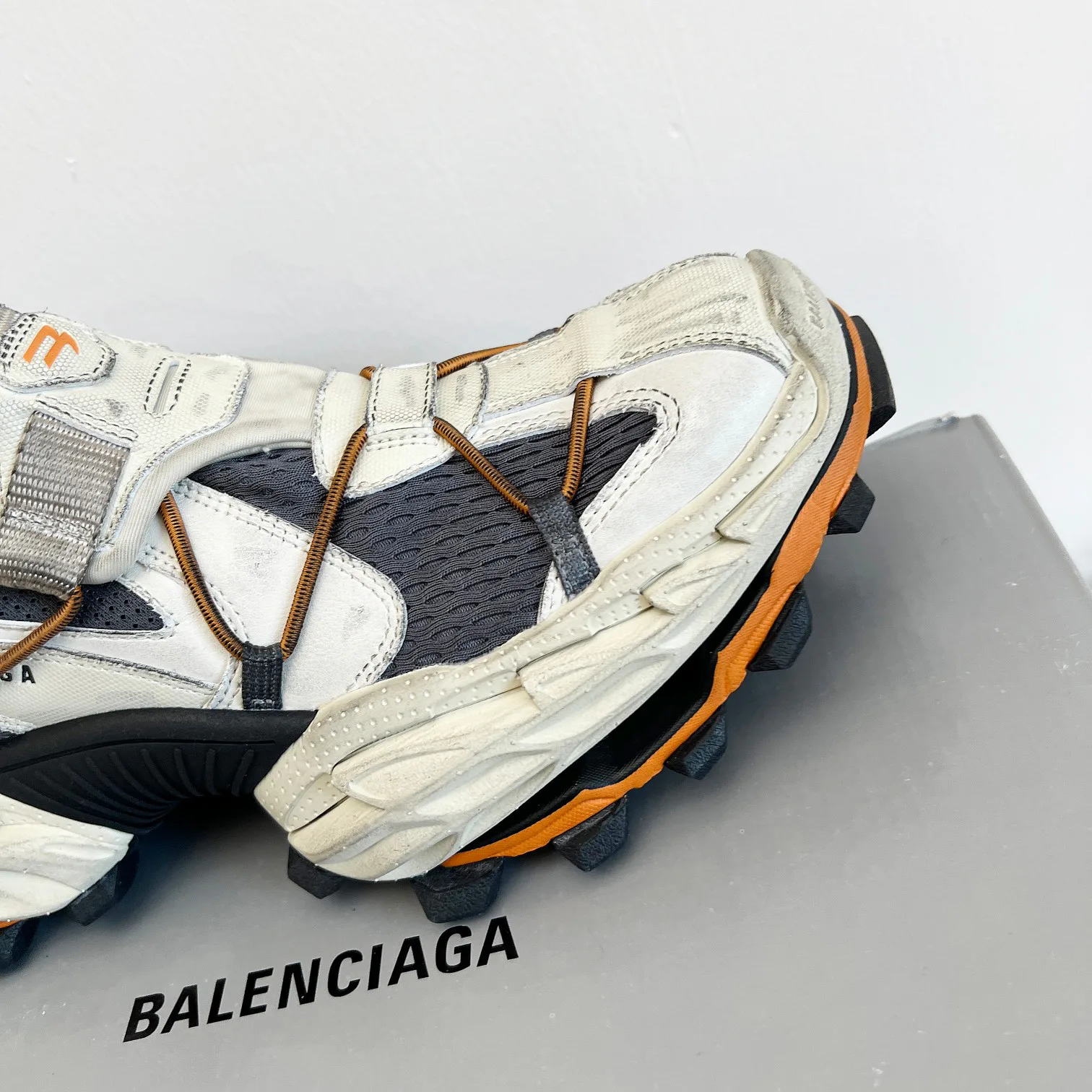 Кроссовки Женские Balenciaga 6428093