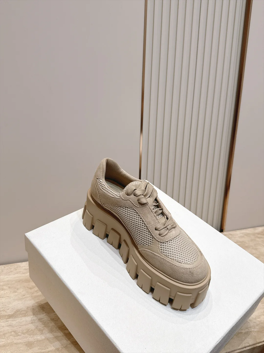 Кроссовки Женские Prada 17801704