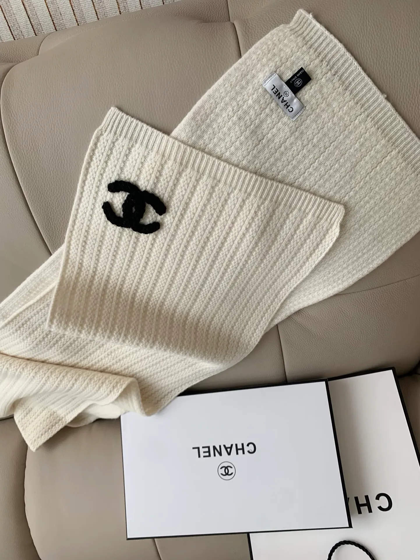 Шарфы Chanel 424000