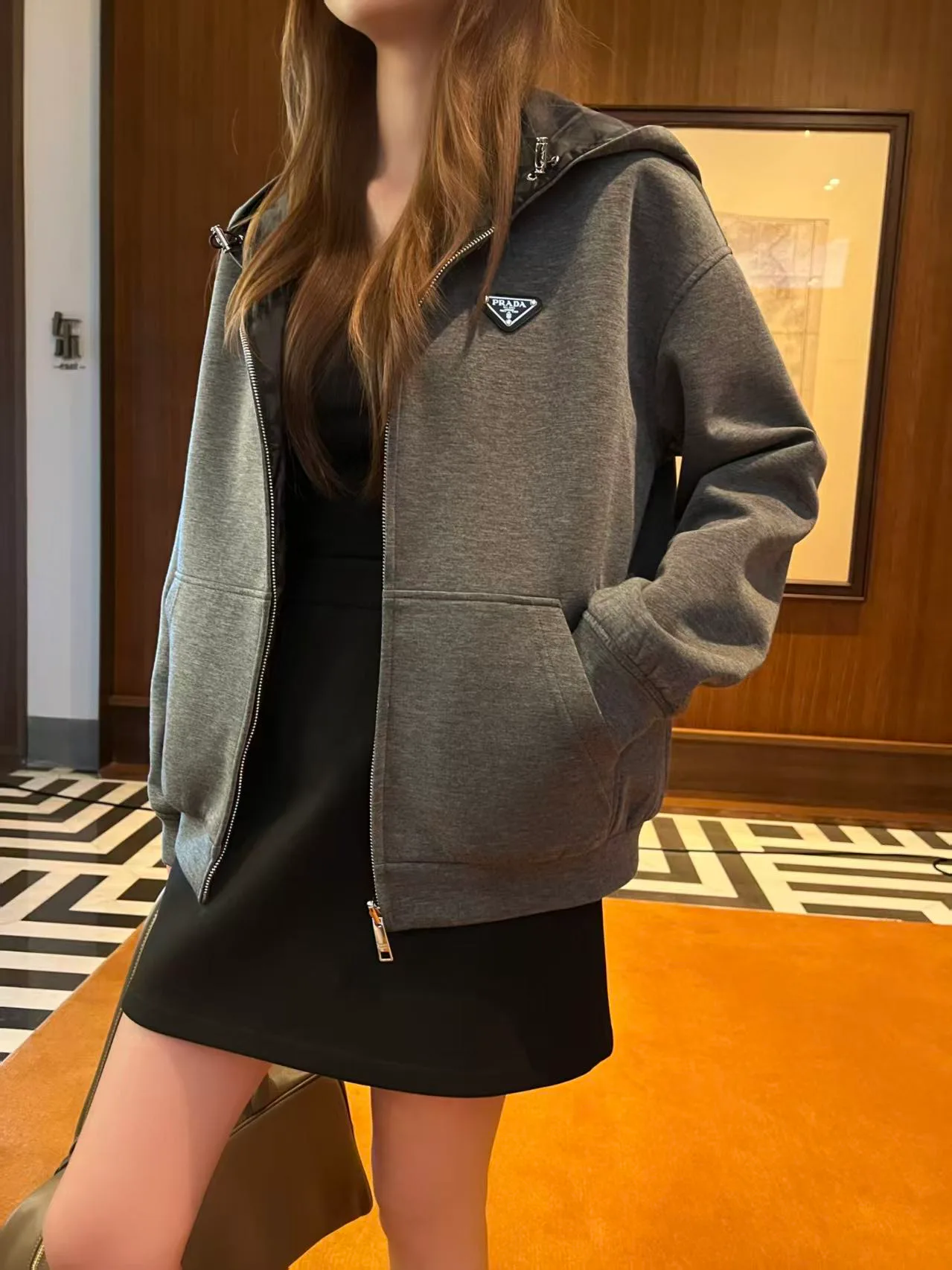 Куртки И Пуховики Женские Prada 18599152