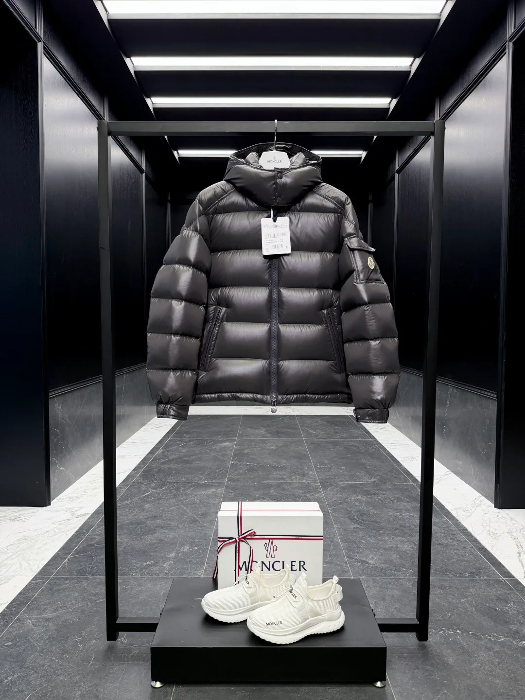 Куртки И Пуховики Мужские Moncler 1694331