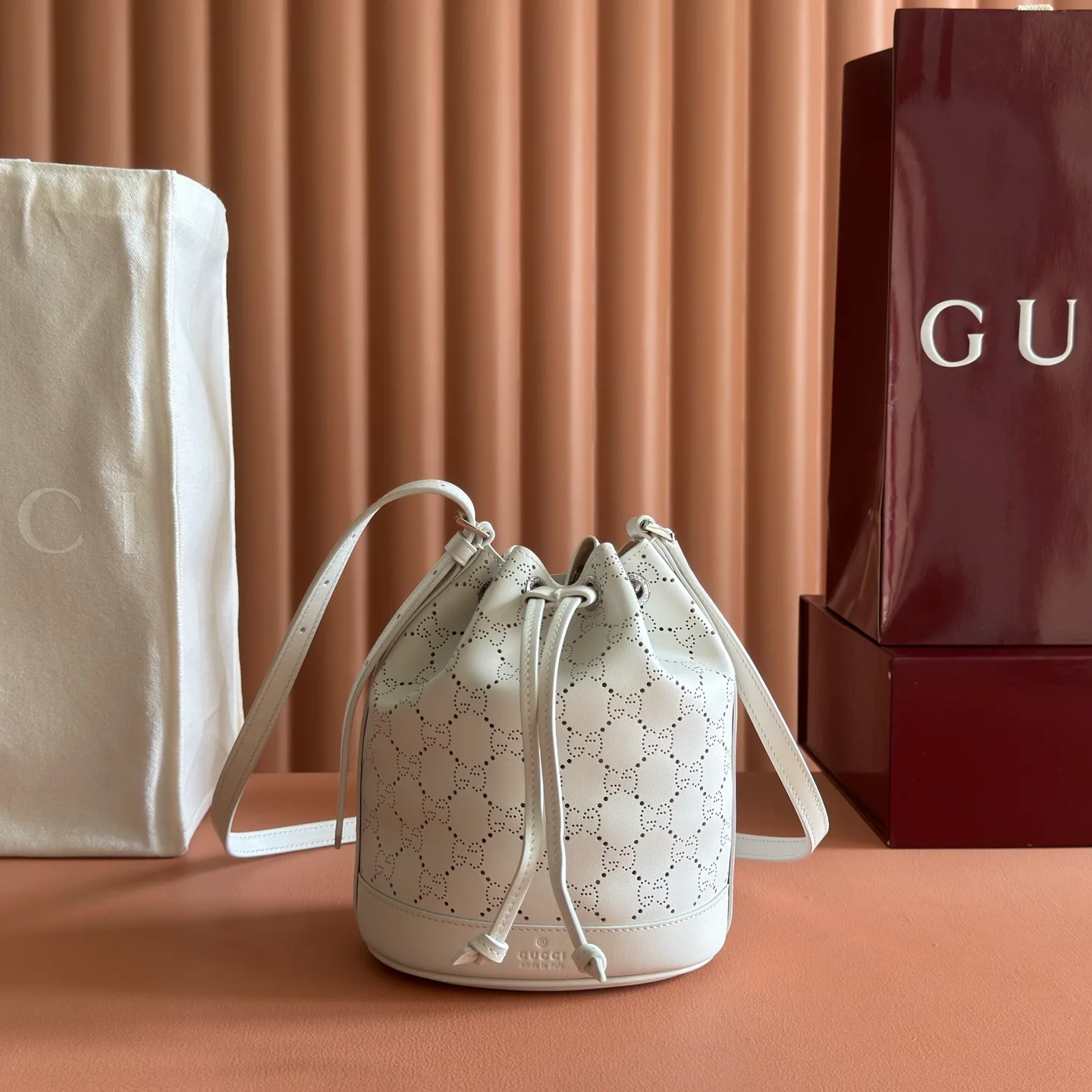 Классические Сумки Женские Gucci 18148084