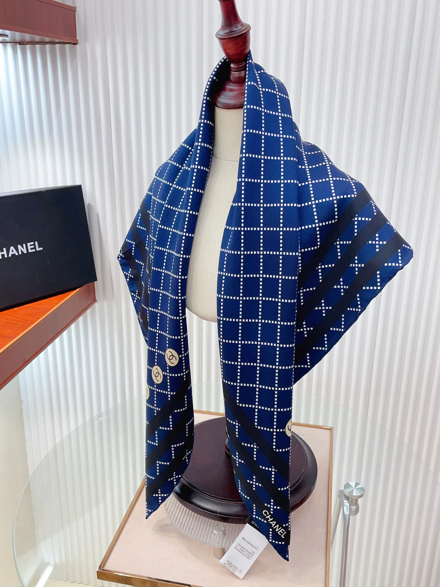Платки Chanel 13119696