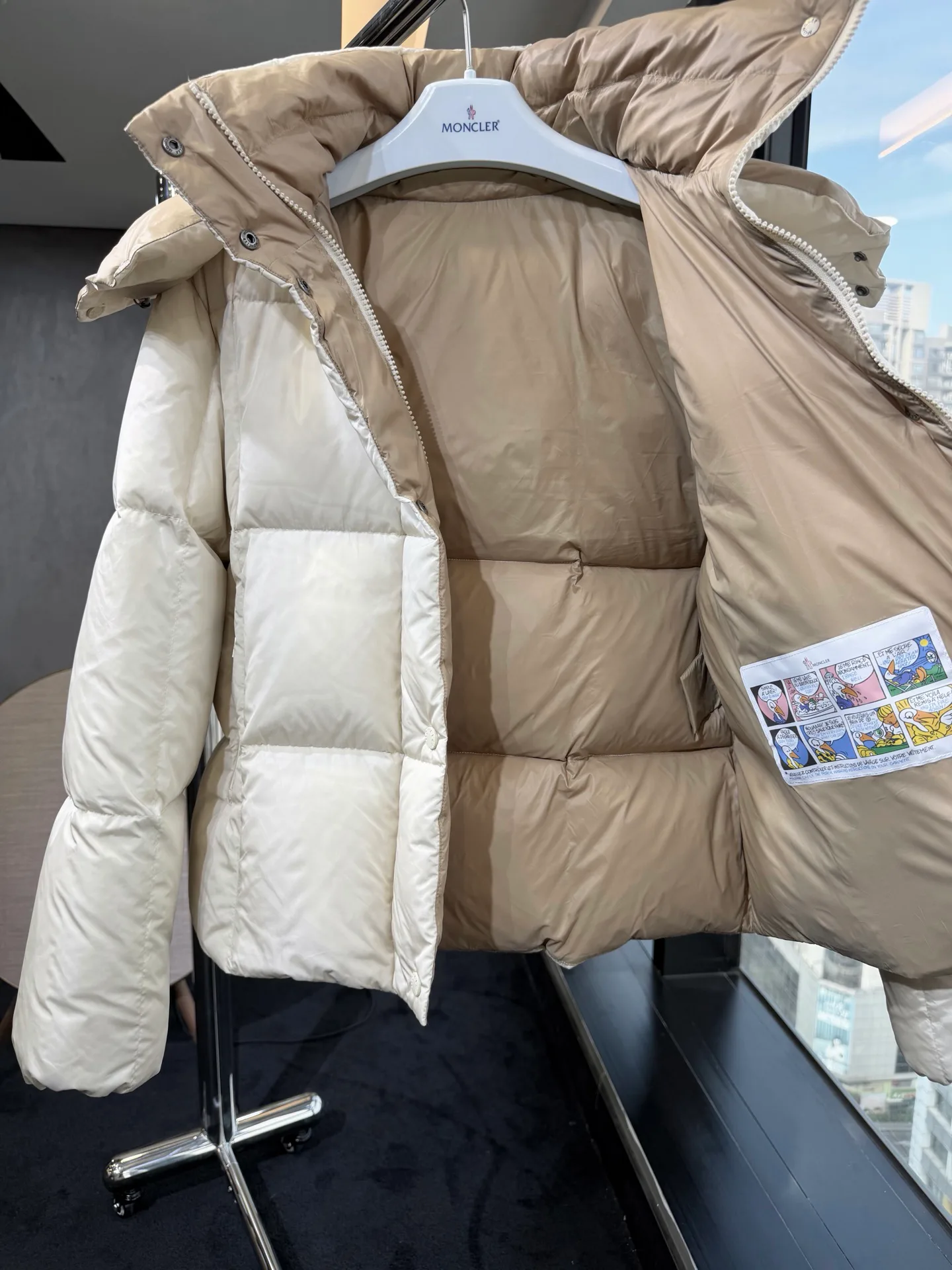 Куртки И Пуховики Женские Moncler 19261672