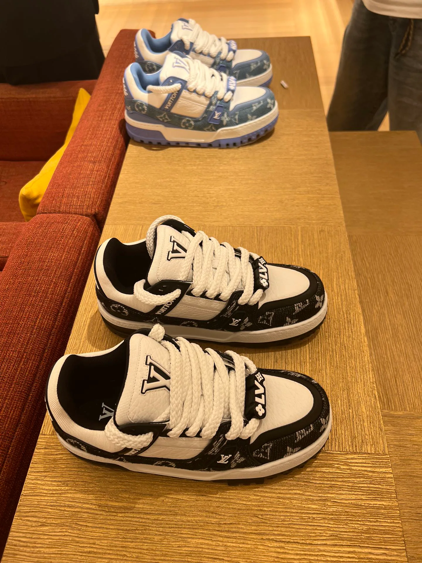 Кроссовки Женские Louis Vuitton 4552743