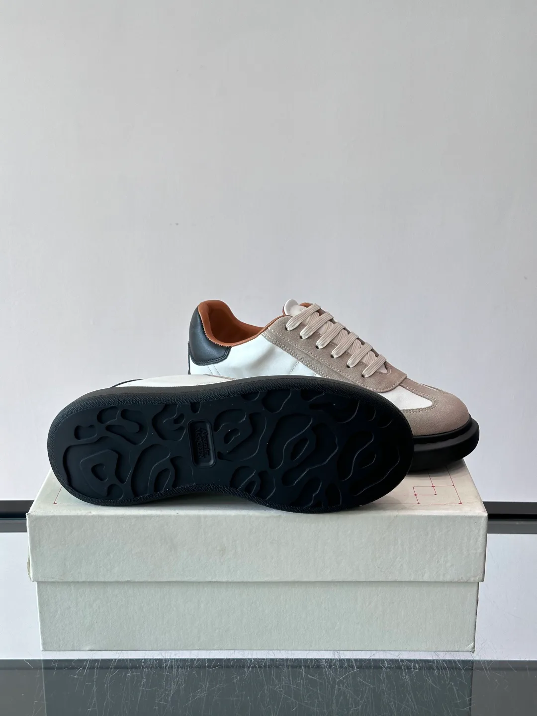 Кроссовки Женские Alexander Mcqueen 17328777