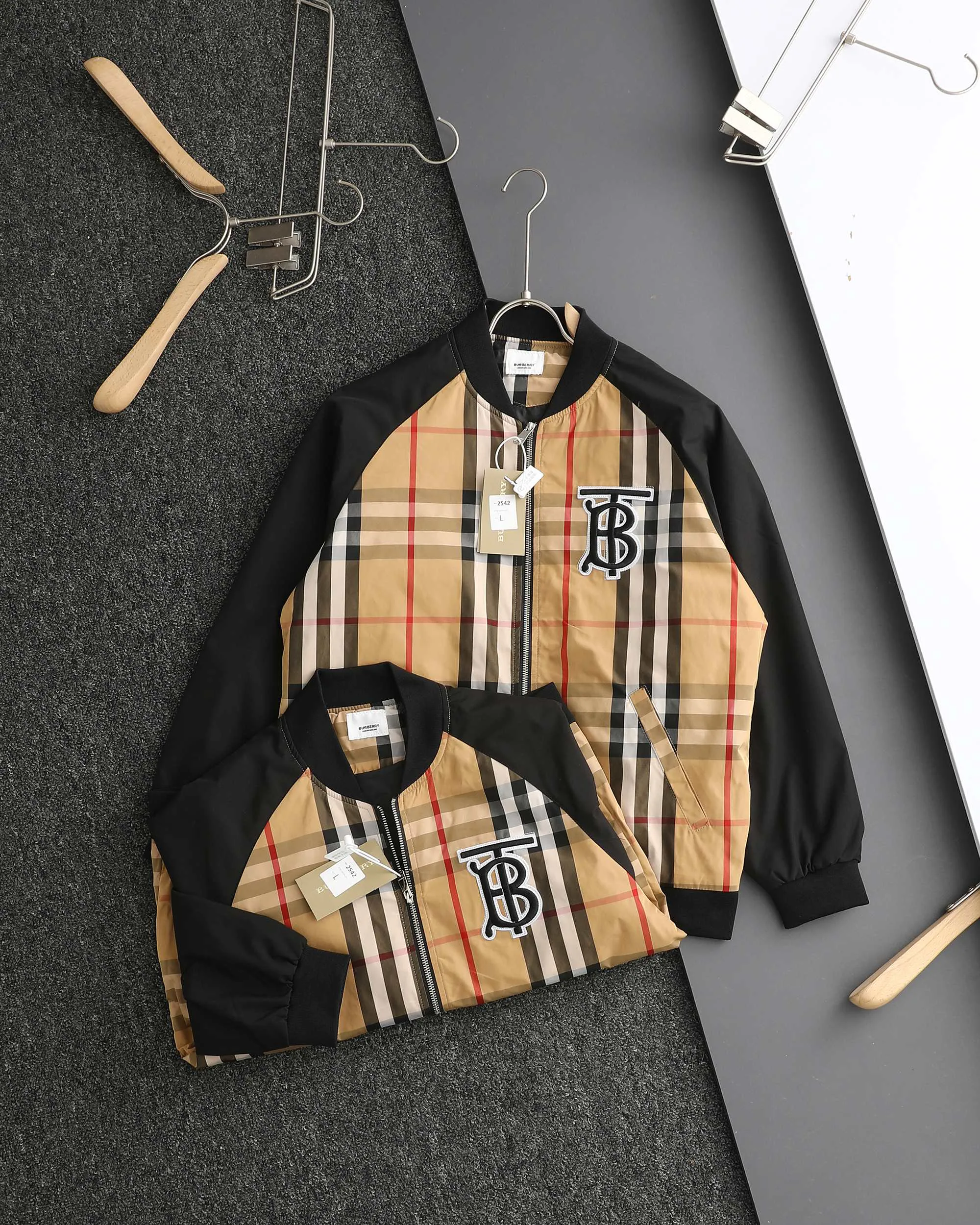 Куртки И Пуховики Мужские Burberry 11523531