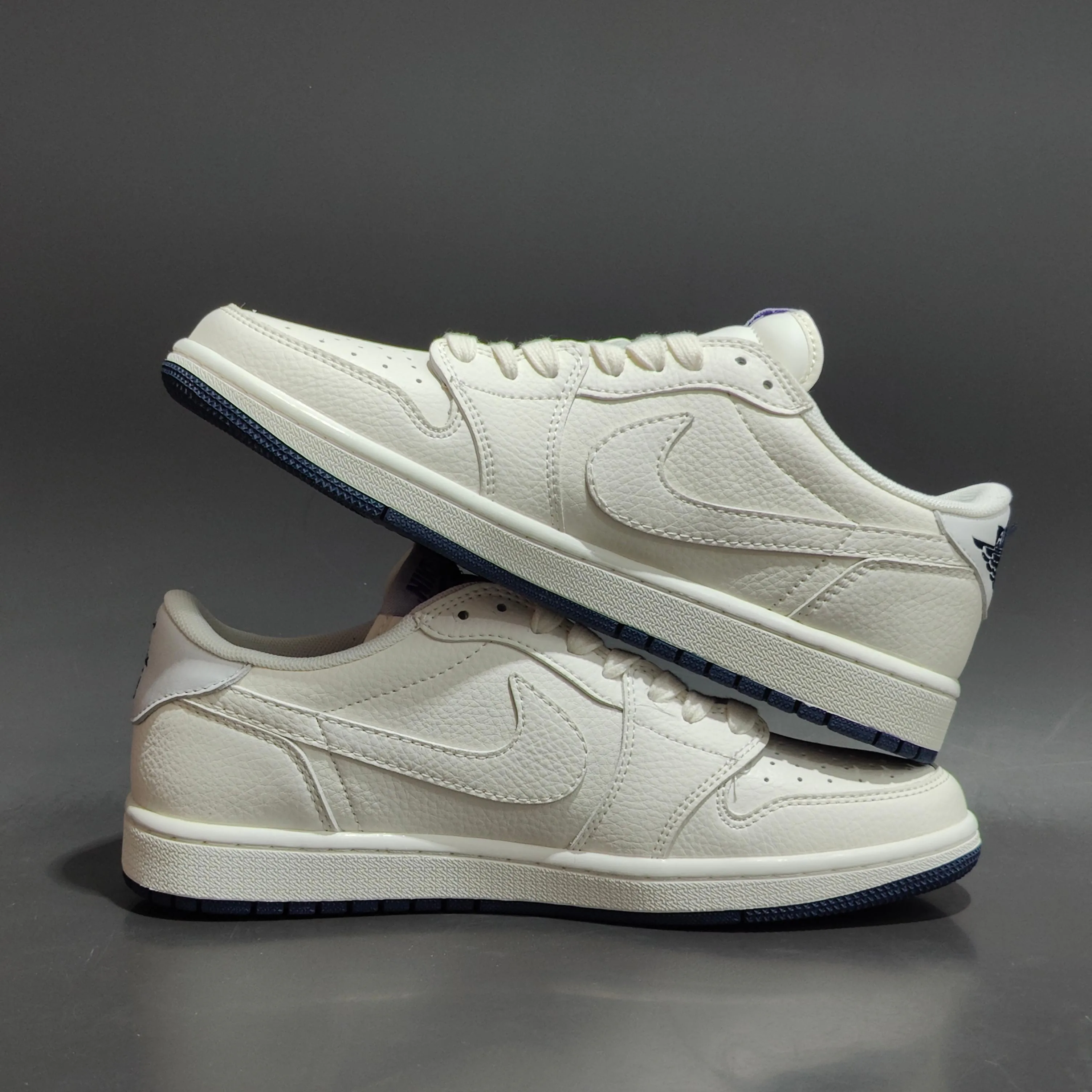 Кроссовки Женские Louis Vuitton 5061313