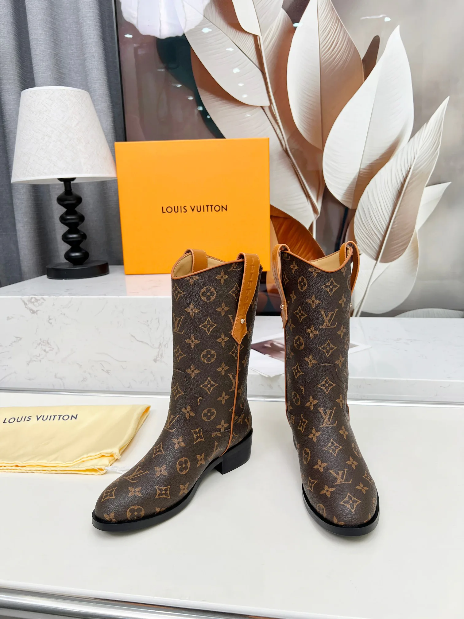 Ботинки Женские Louis Vuitton 17948506