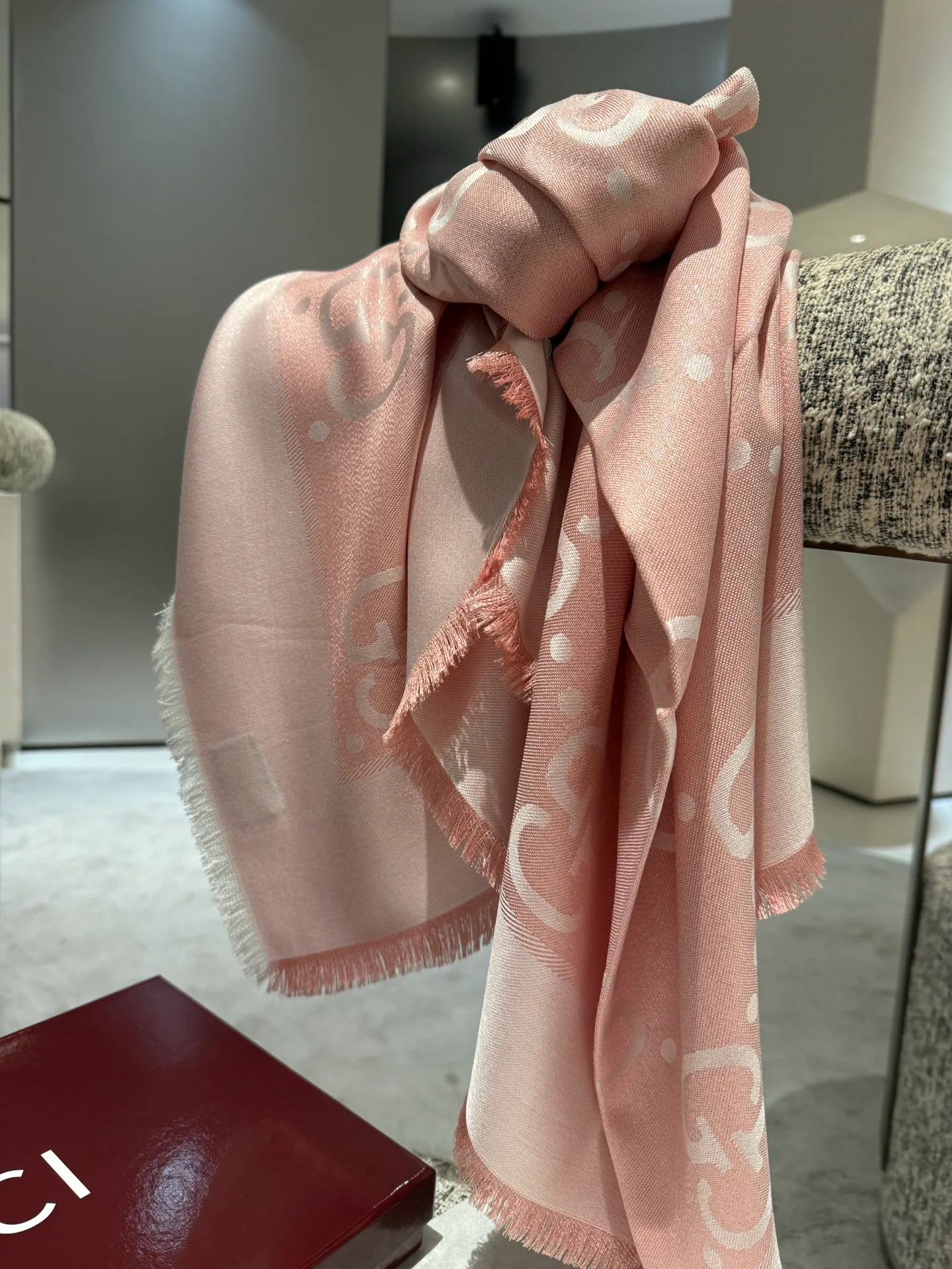 Шарфы Gucci 318375